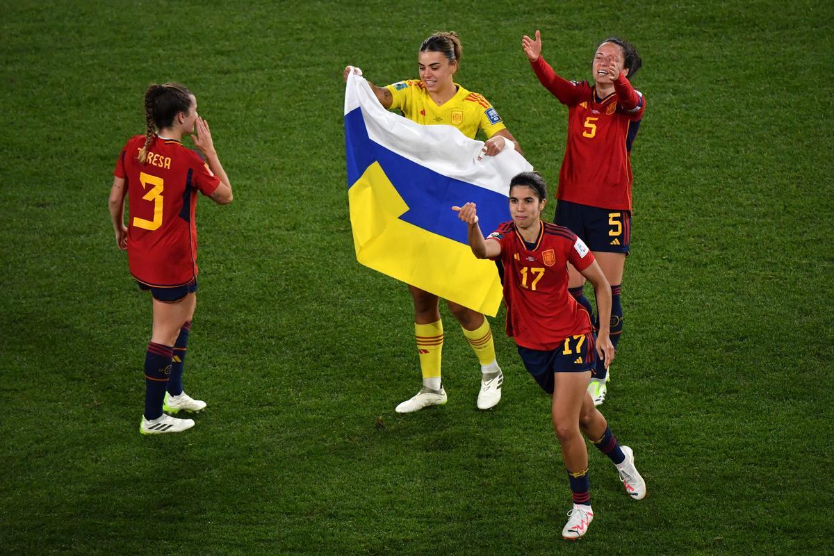 Misa con la bandera de Canarias, durante los festejos de la Copa del Mundo.