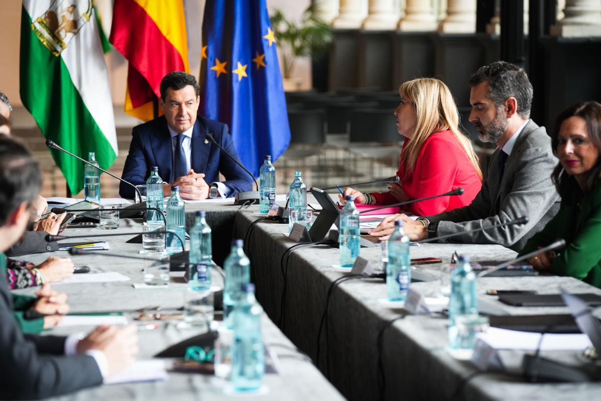 El presidente Juanma Moreno preside el comité de evaluación de crisis