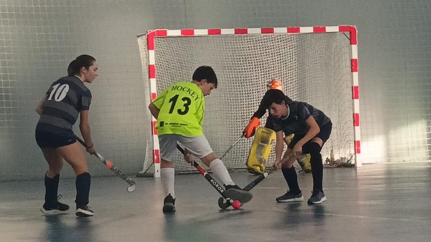 El Portmany HC organiza con éxito en la isla de Ibiza el primer torneo de hockey sala alevín e infantil