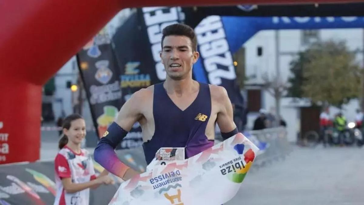 Adel Mechaal, tres veces ganador de la Cursa Patrimoni Ibiza.