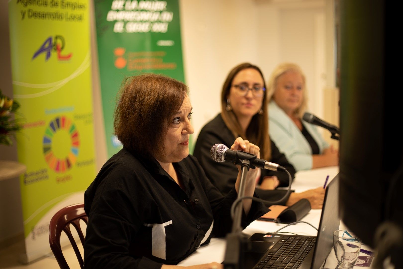 Todas las fotos del congreso de mujeres empresarias y emprendedoras en Orpesa