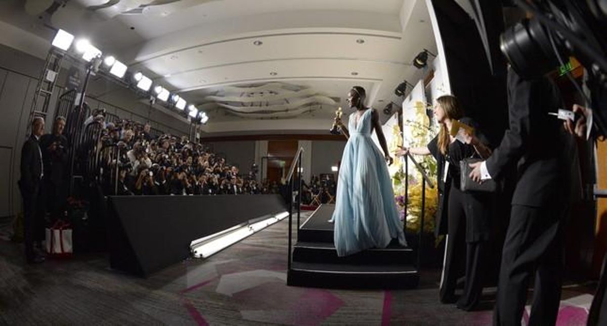 L’actriu kenyana Lupita Nyong’o, davant la lupa de tota la premsa.