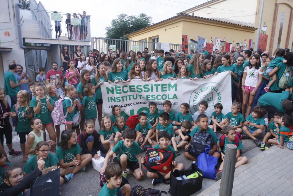 Protesta a Verges per reclamar el nou institut-escola