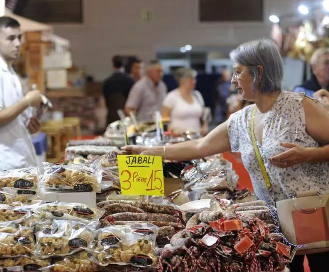 Mermelada con ajo negro o aceite con esencia de anchoa, en Salimat 2024