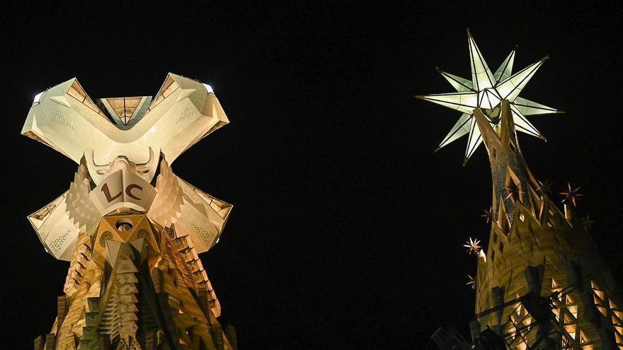 Fundación Endesa culmina con la cruz de la torre d