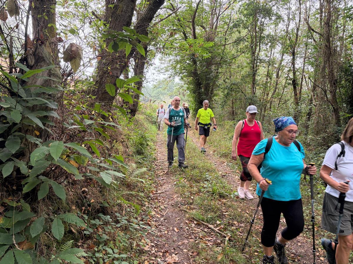 Las rutas por Grado del Grupo Montañero Moscón, en imágenes