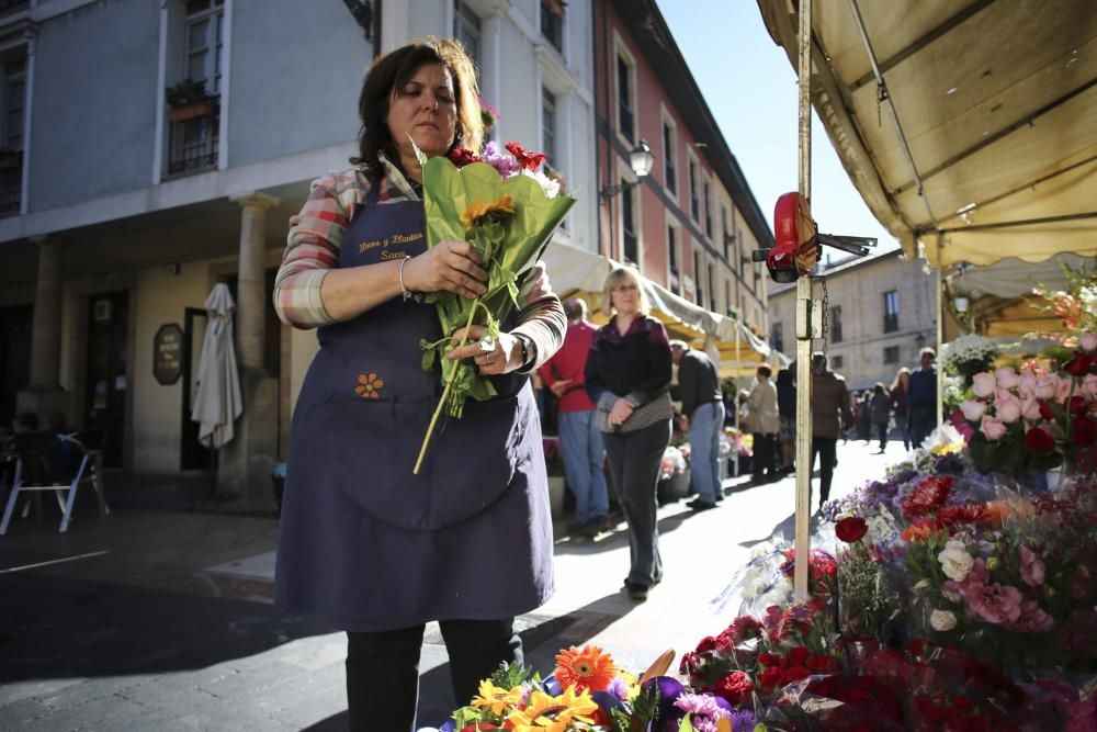 Preparativos para el día de Difuntos en Asturias