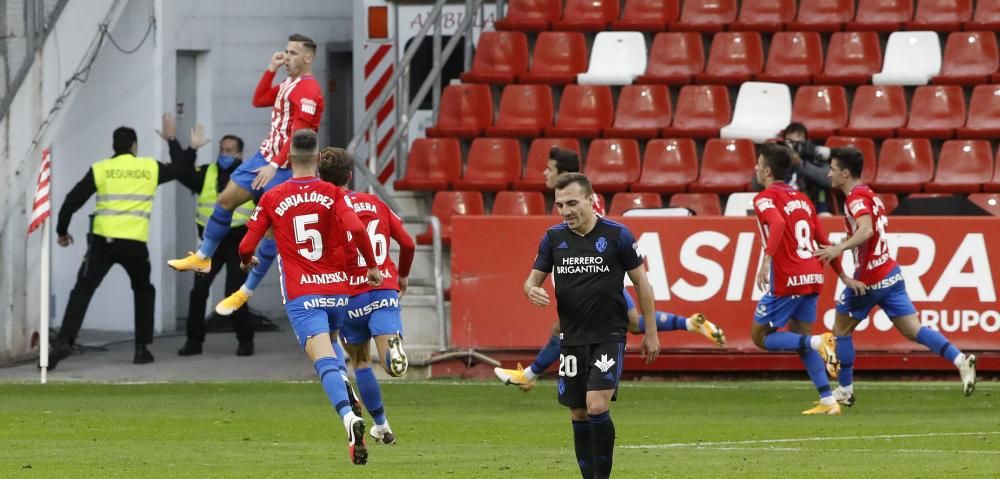 El partido entre el Sporting y la Ponferradina, en imágenes