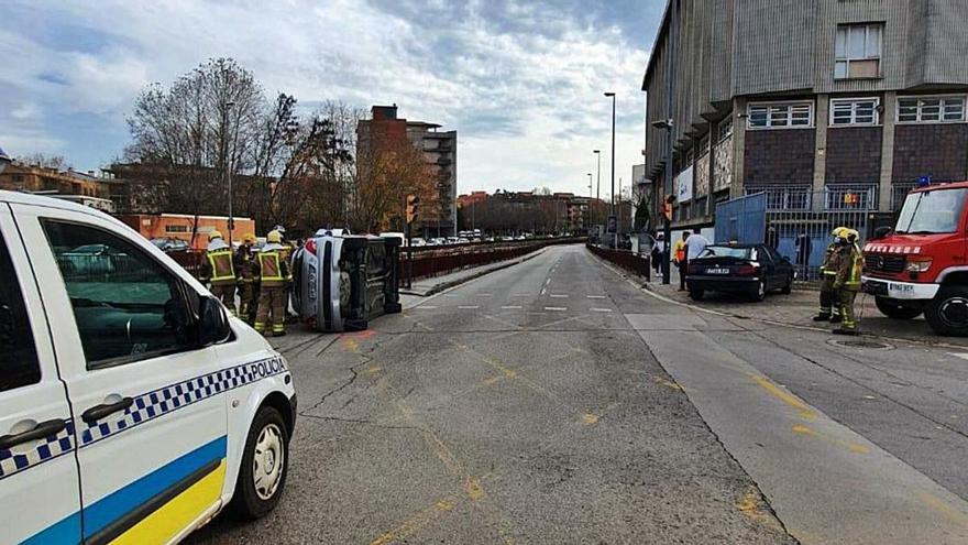 L&#039;accident de dilluns a l&#039;avinguda Tarradellas, davant de l&#039;escola Maristes de Girona