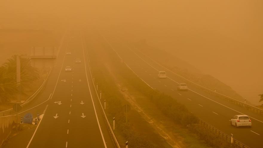 España activa la alerta por la llegada de polvo sahariano: como afecta a nuestra salud y qué precauciones tomar