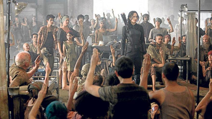 El coraje de Katniss inspira la revolución.