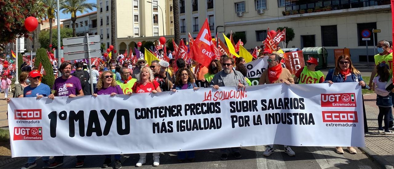 Manifestación de UGT y CCOO con motivo del Primero de Mayo celebrada en Mérida.