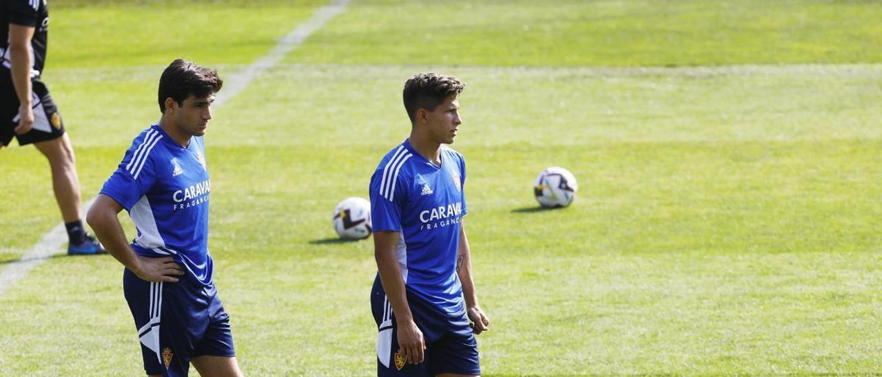 Azón y Giuliano, durante una sesión de entrenamiento del Real Zaragoza.