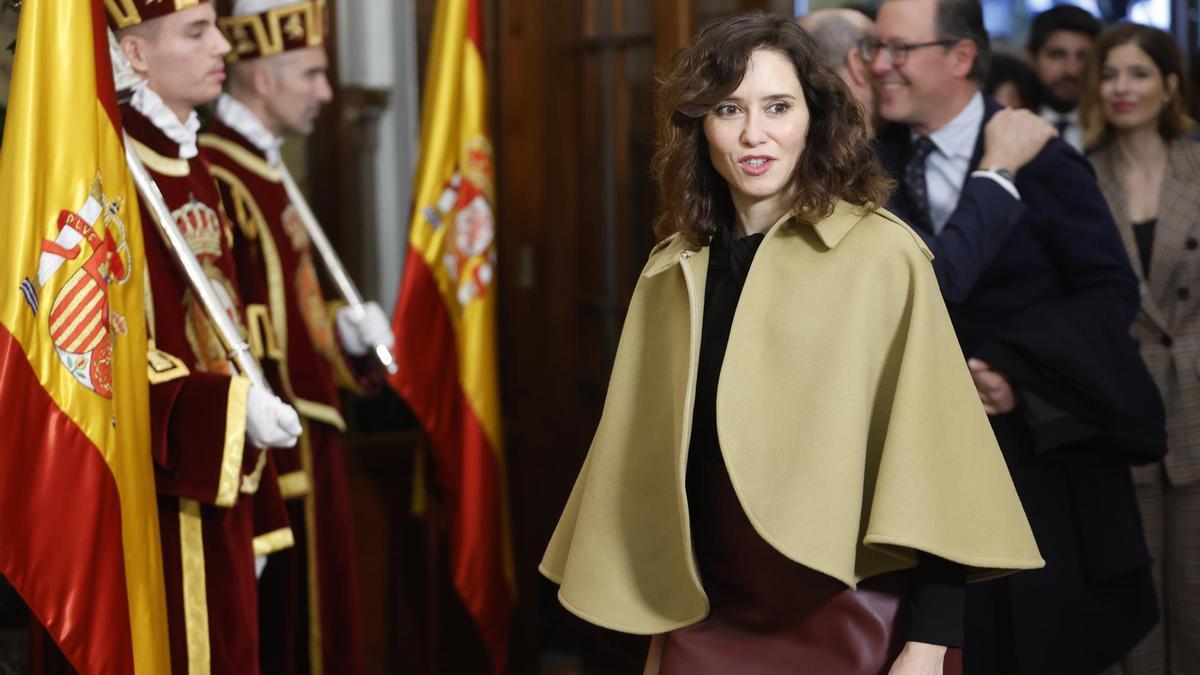 Isabel Díaz Ayuso a su llegada al Congreso el día de la Constitución.