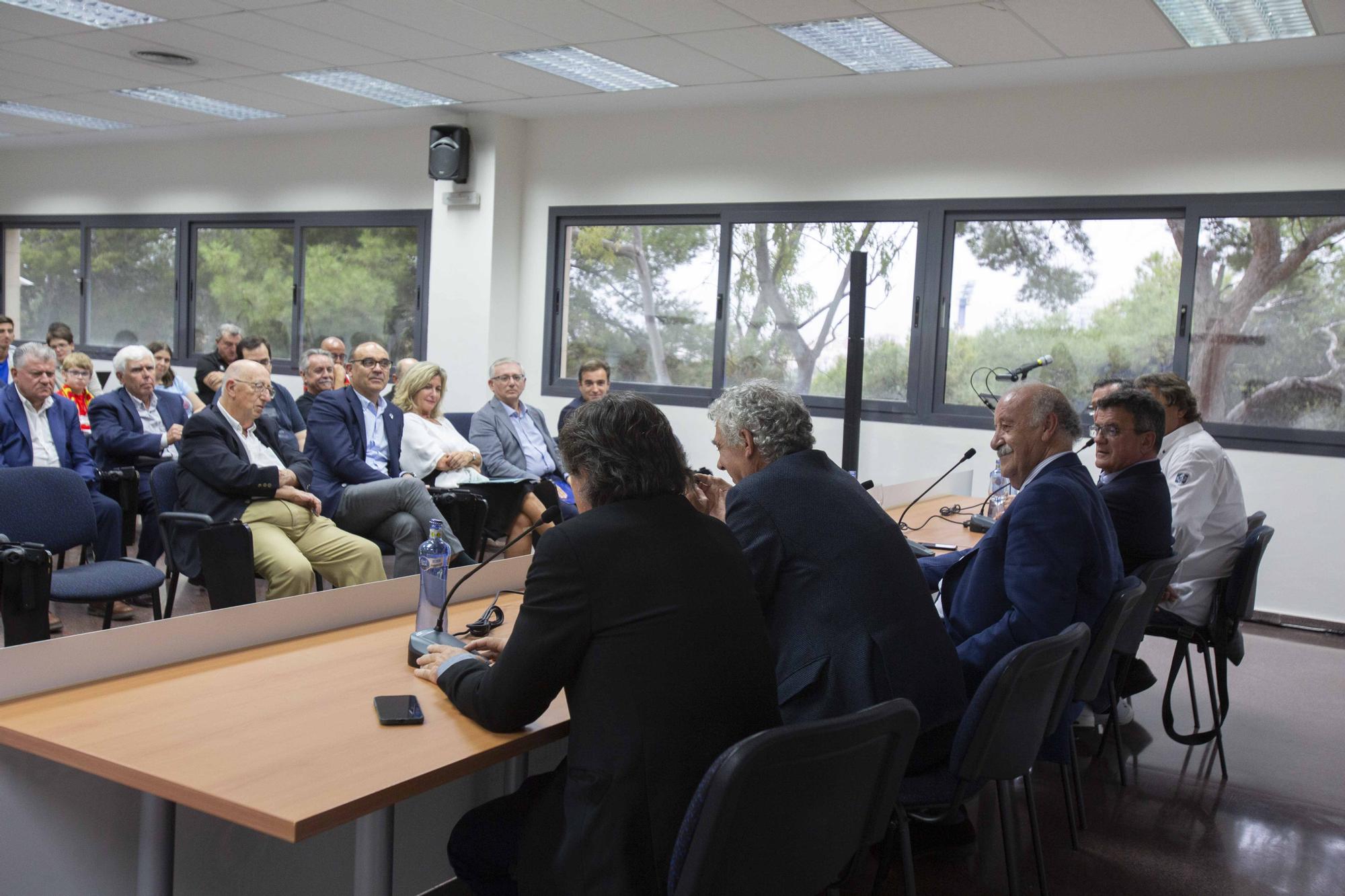 Vicente del Bosque participa en una jornada conmemorativa del Centenario del Hércules