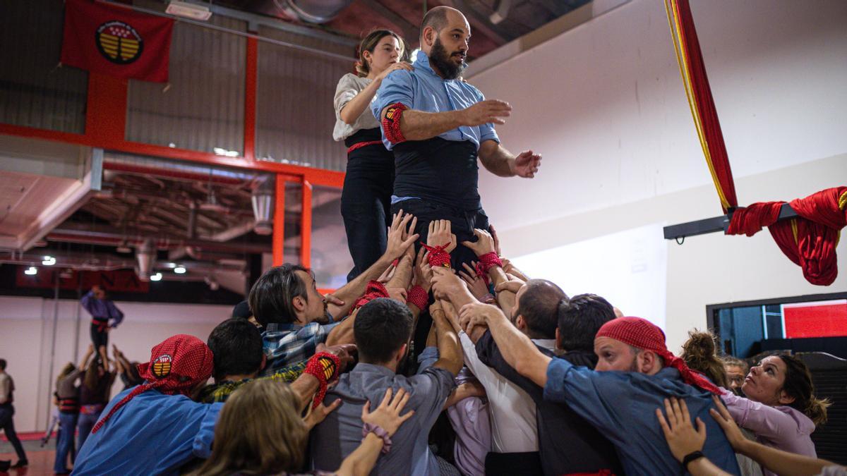 "Los gatos" la colla castellera de Madrid creada por catalanes