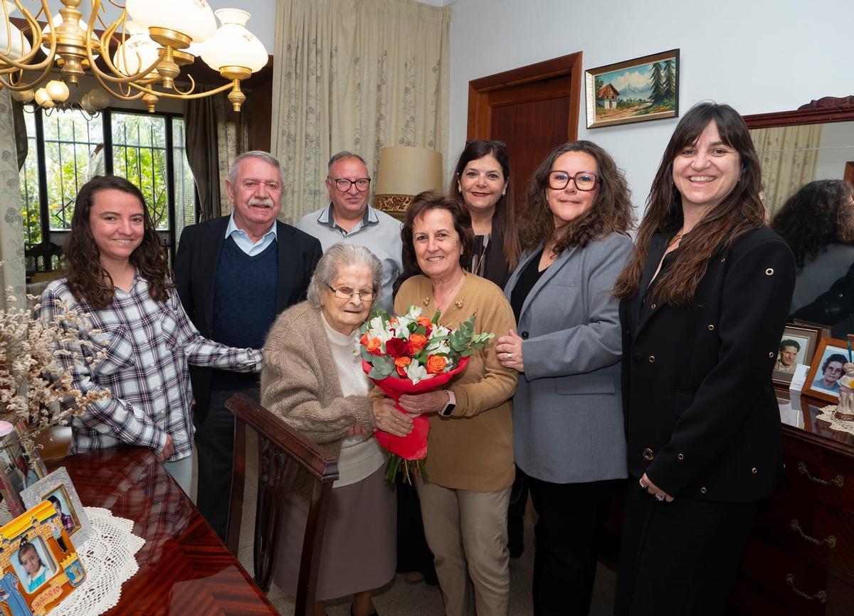 Consell homenajea a los mayores de 80 años