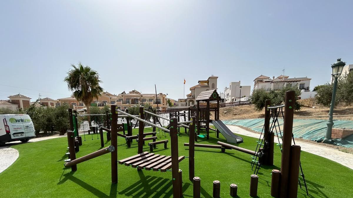 El espacio nerjeño de La Noria estrena nuevo parque infantil.