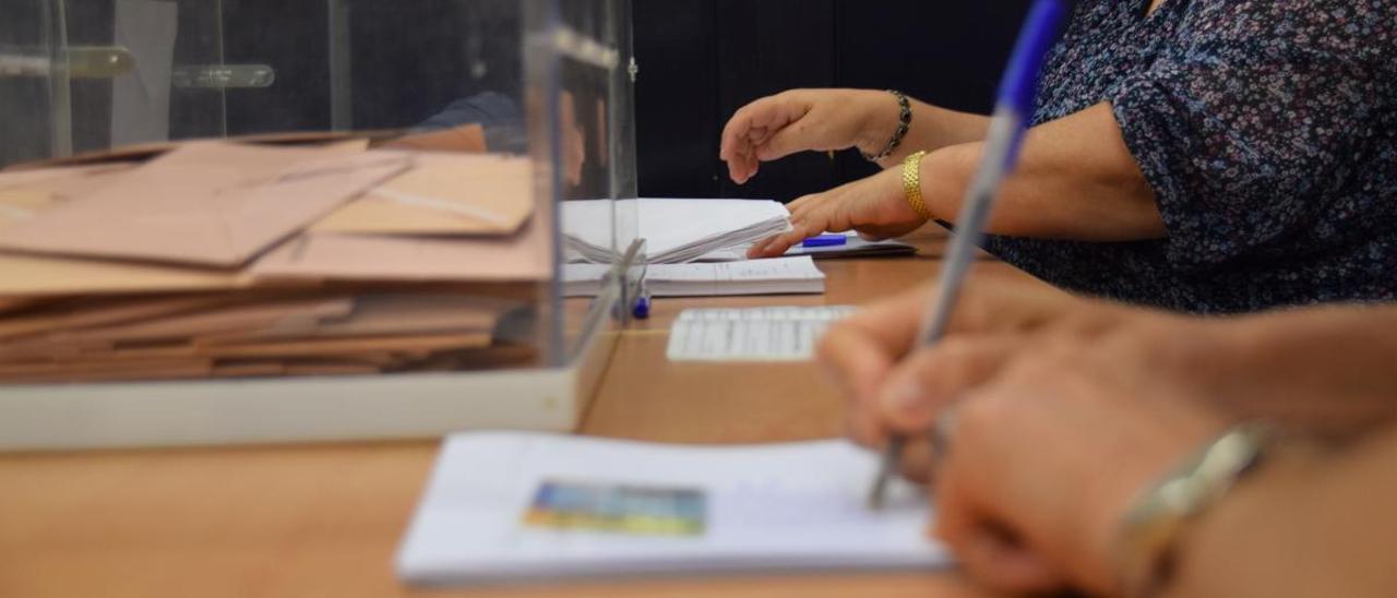Elecciones autonómicas 2023 | La avalancha de excusas para no asistir a la mesa  electoral complica las elecciones en Palma