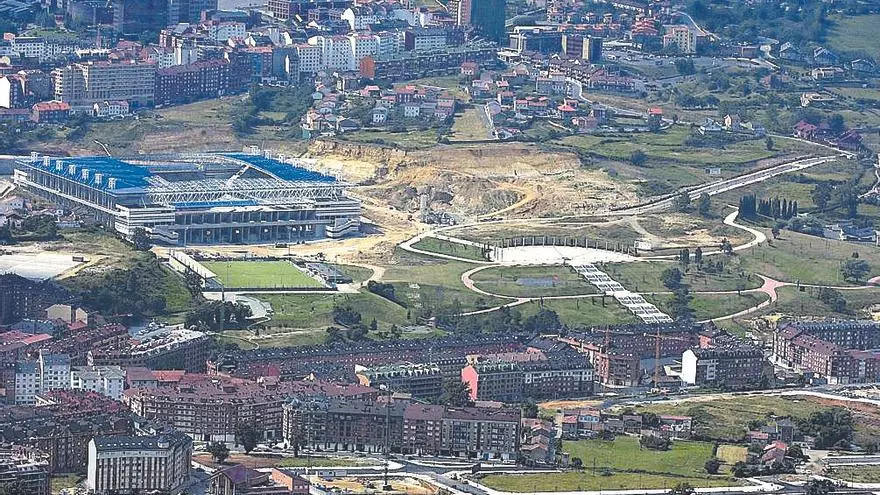 Oviedo a pie de calle, el álbum de Olivares: "El Toti" necesitaba arena de playa para no patinar con las heladas