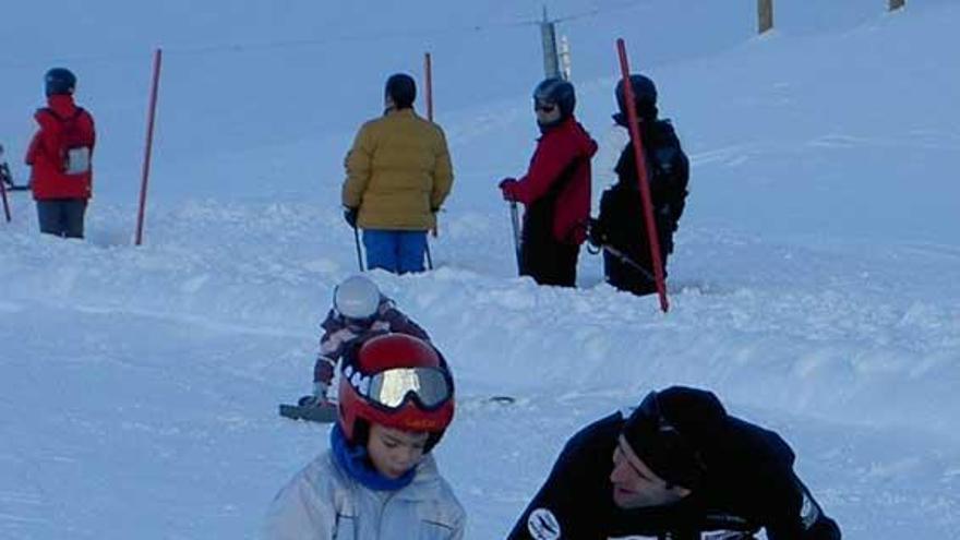 Esquiadores en Fuentes.
