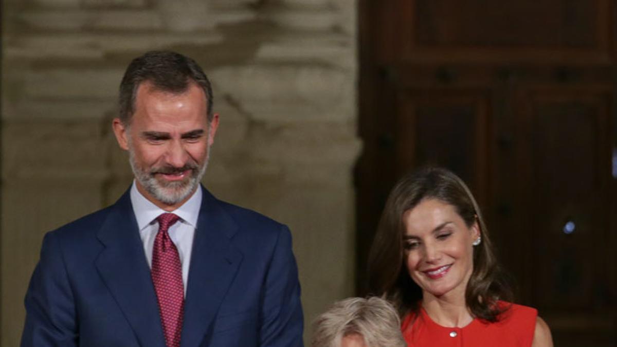 Letizia Ortiz con conjunto rojo de Nina Ricci en Cuenca