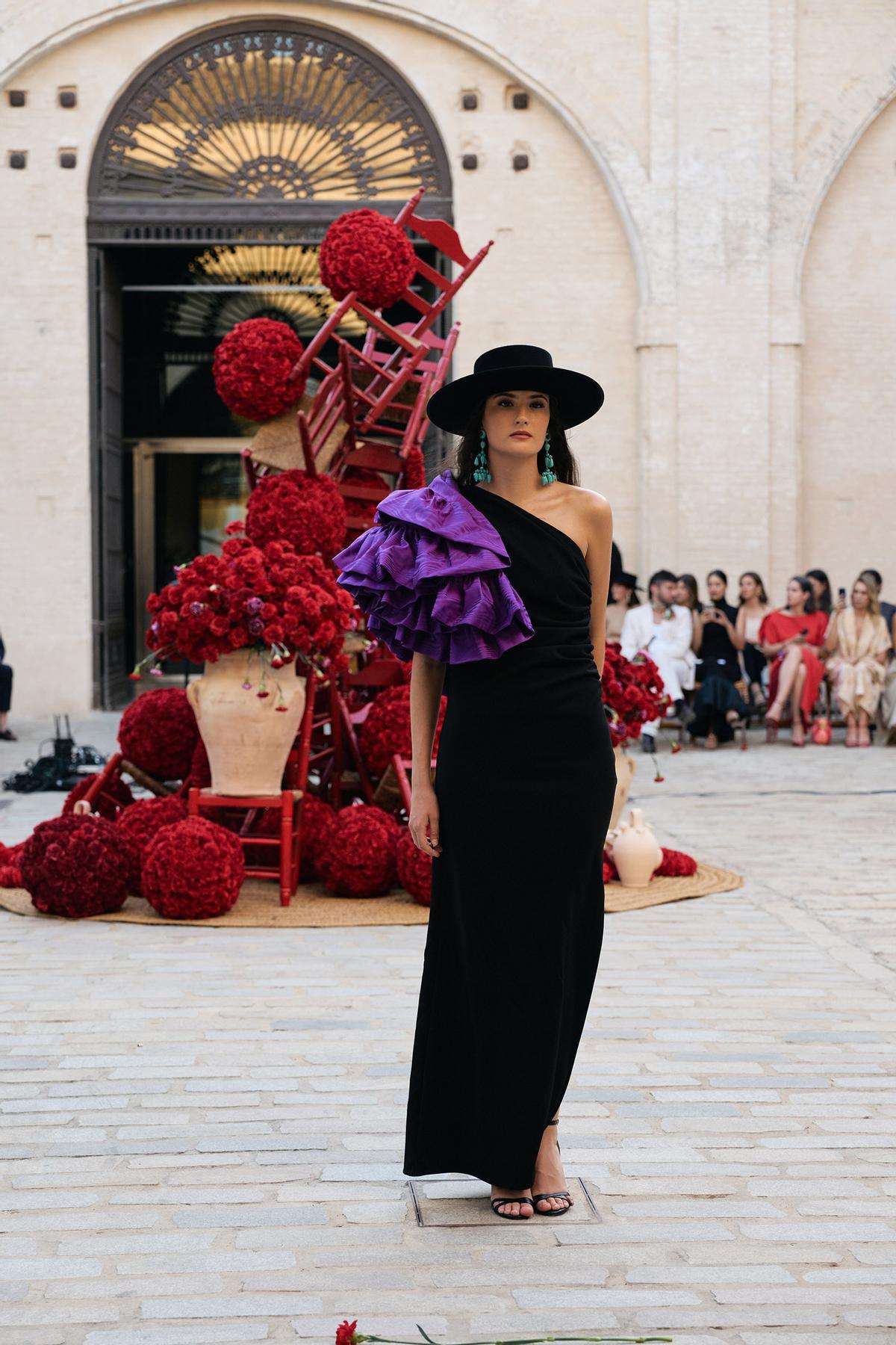 Todas las imágenes del desfile de Fabio Encinar en la Real Fábrica de Artillería de Sevilla