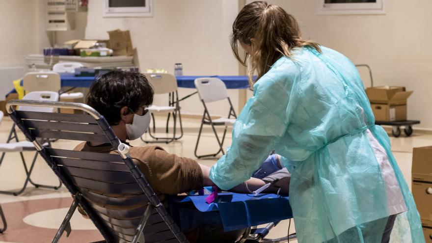 Cal donar sang en estat d&#039;alarma, per garantir les reserves a l&#039;hospital