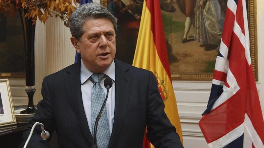 Trillo, el pasado 12 de enero, presentando su dimisión como embajador de España.