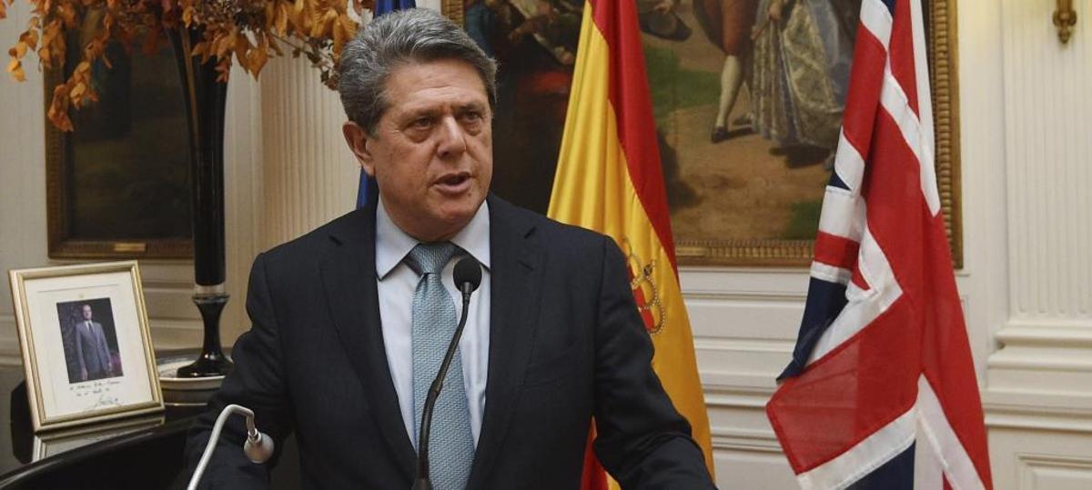 Trillo, el pasado 12 de enero, presentando su dimisión como embajador de España.