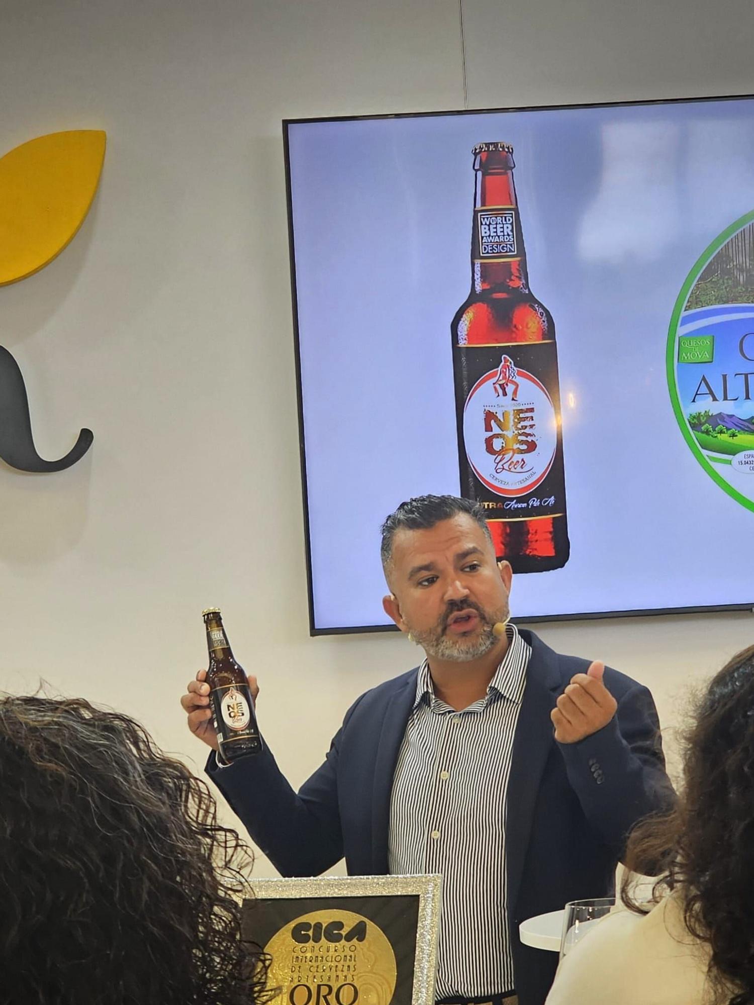 Cerveza artesanal Neos, fabricada en Agüimes