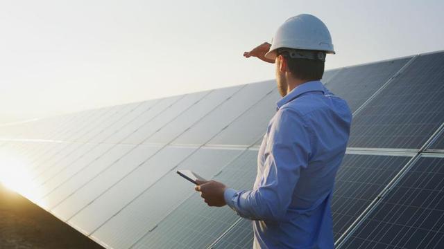 Las soluciones energéticas sostenibles son una de las claves para contribuir a la descarbonización. | FOTOS: SHUTTERSTOCK
