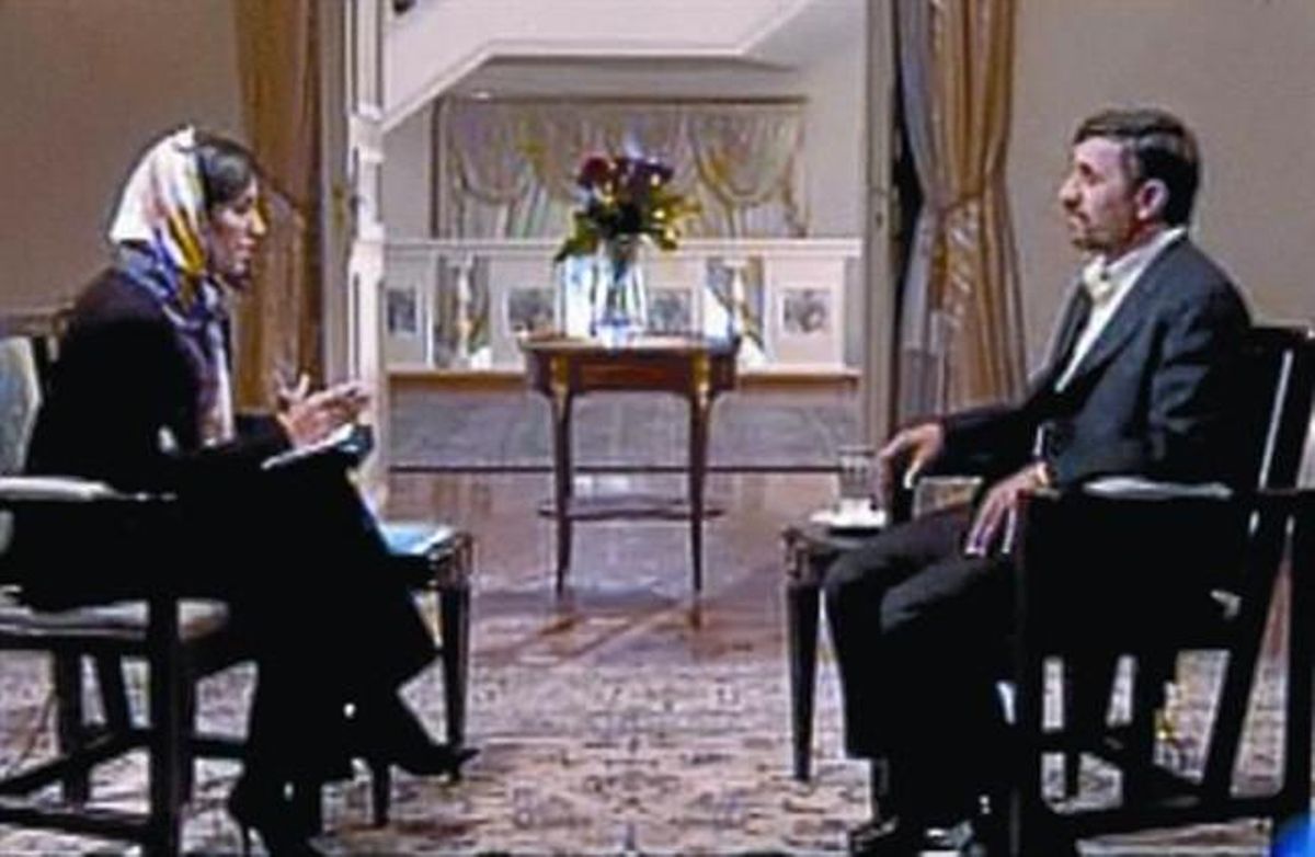 Ana Pastor, al principi (a dalt) i al final (ja sense vel) de l’entrevista. Ana Pastor, al principi (a dalt) i al final (ja sense vel) de l’entrevista.