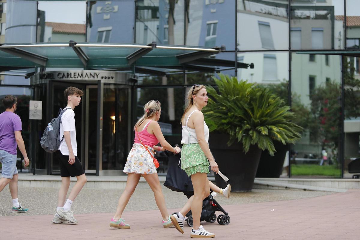 Turistes al centre de Girona aquest passat estiu.