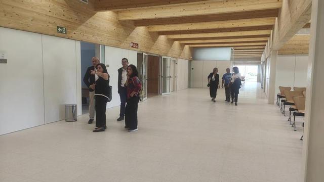 La visita de los sanitarios fue guiada por el gerente del área. |