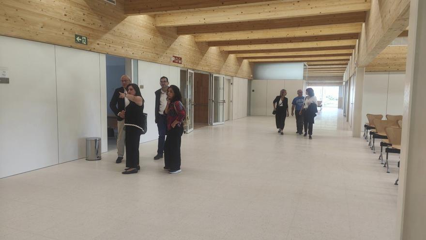 Los sanitarios de Moaña recorren el centro de salud y el 061 duplicará el personal de la ambulancia