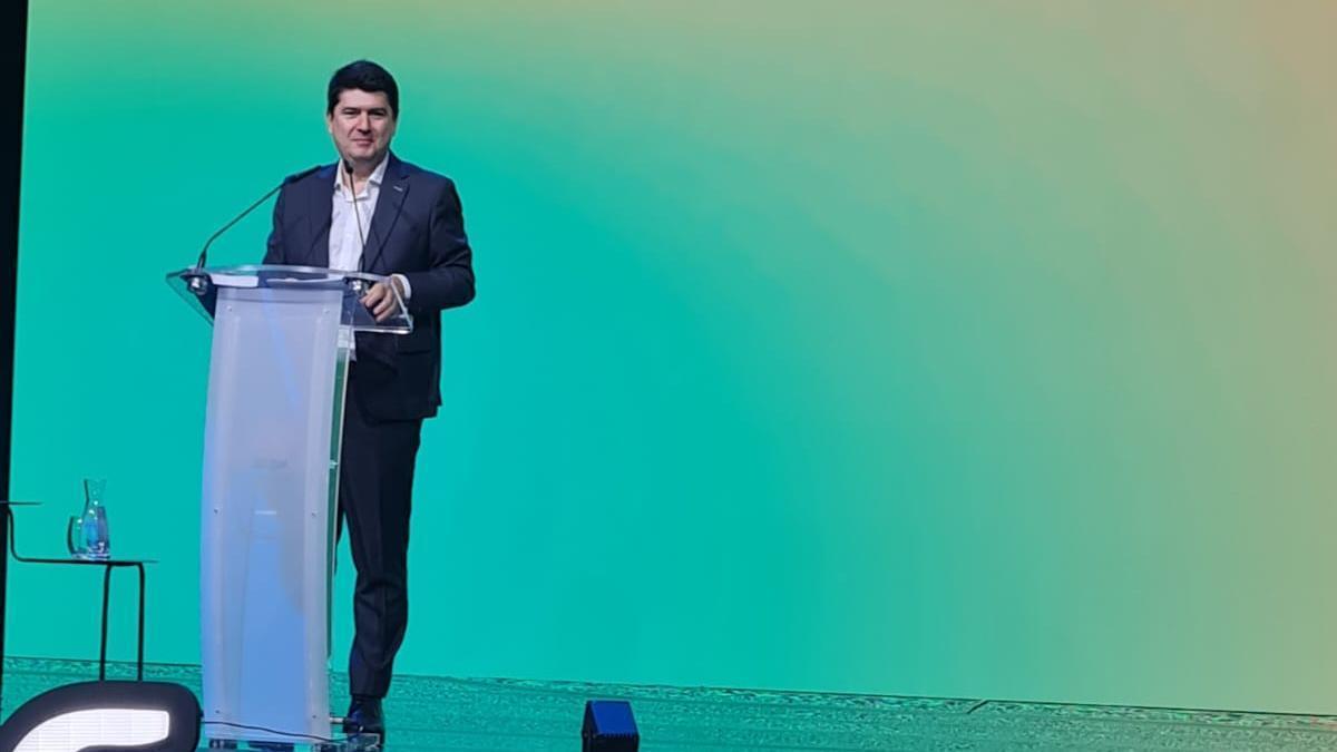 Javier García impartiendo la conferencia magistral.