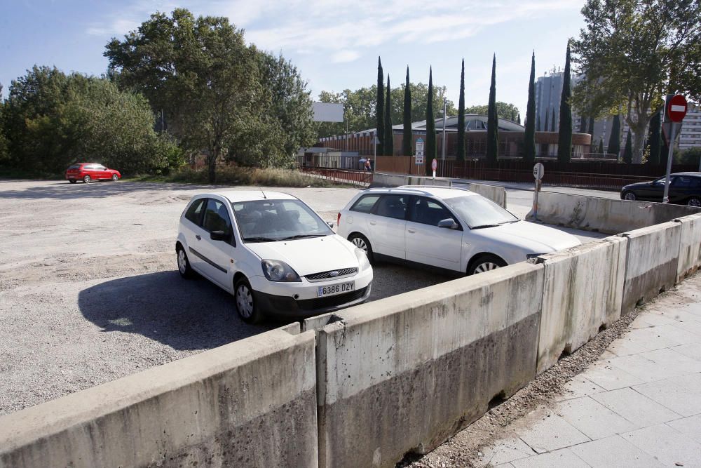 Tanquen el solar situat entre l'Auditori i el pont de Fontajau