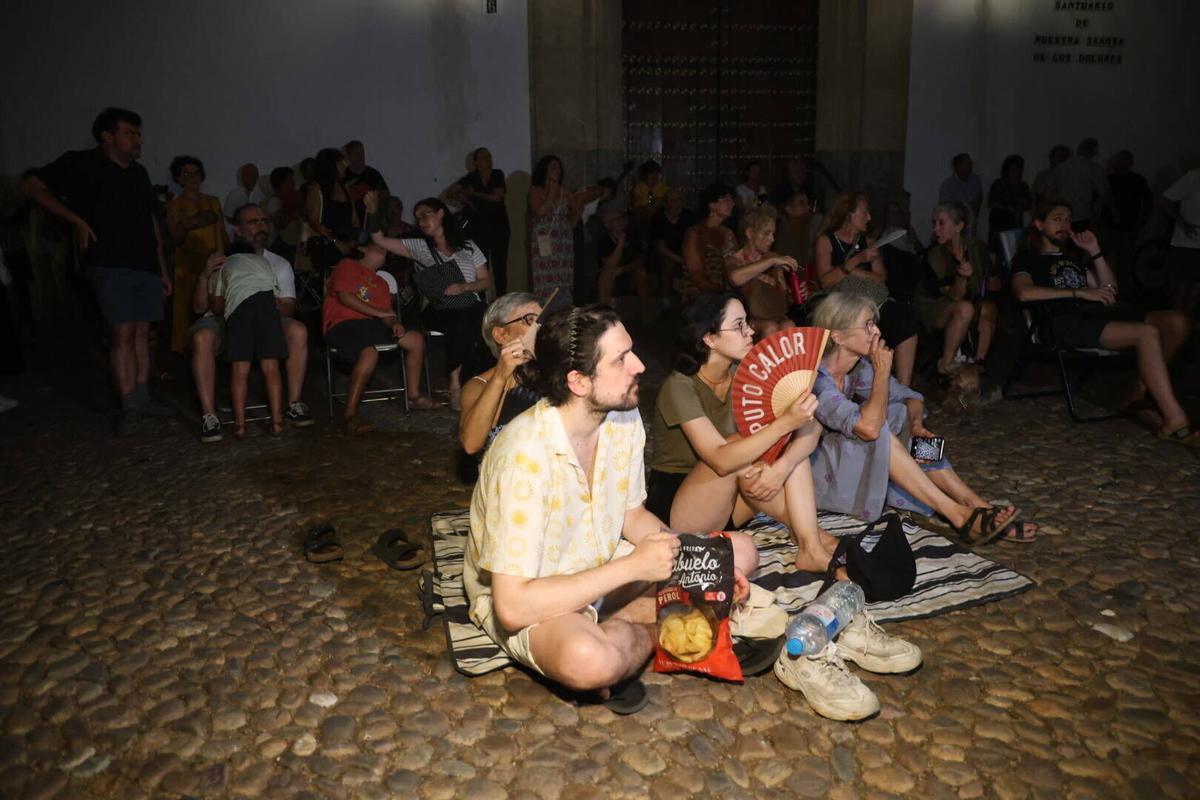 Cordoba plaza capuchinos , convocatoria protesta cines de verano