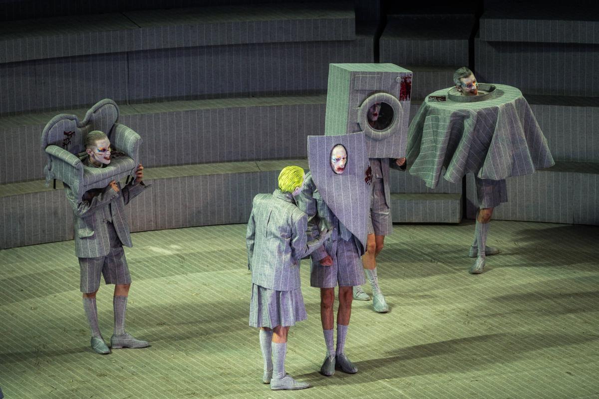 'L'Òpera de tres rals' de Brecht en el Teatre Grec, producción inaugural que celebra los 50 años del festival y del Teatre Lliure.