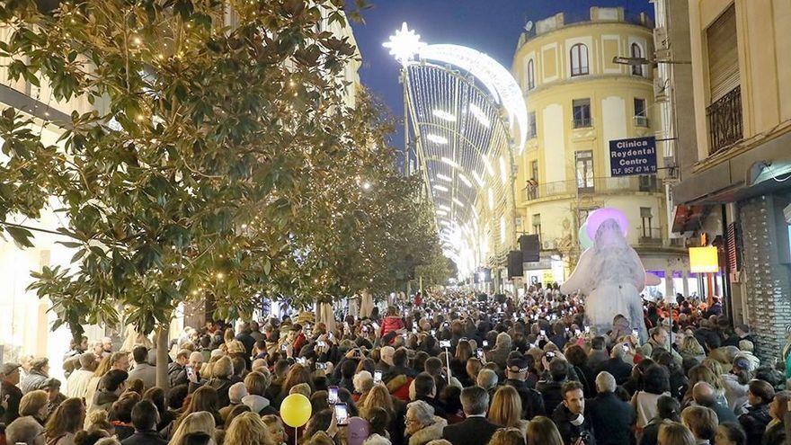 Alumbrado navideño en Córdoba | Espectáculo de luz y sonido en Cruz Conde en el año 2019.