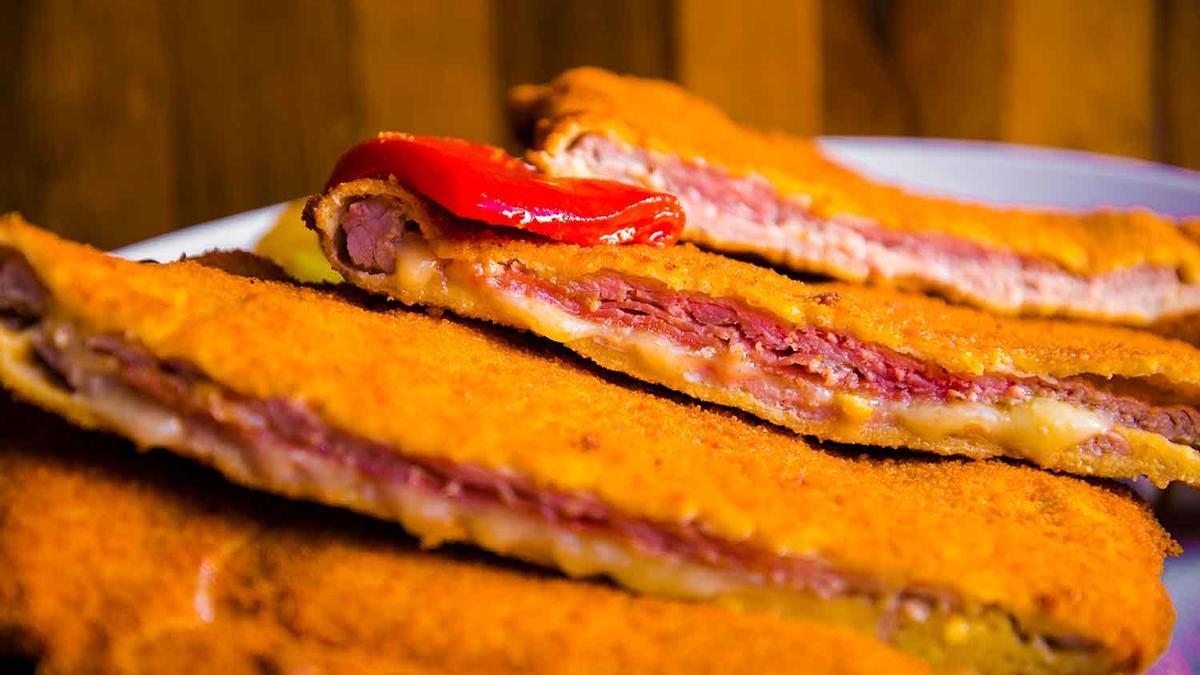 El manjar asturiano premiado a nivel mundial que puedes disfrutar en el mercadillo navideño más bonito y luminoso