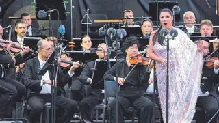 Anna Netrebko deslumbra en los jardines del Hotel Santa Catalina