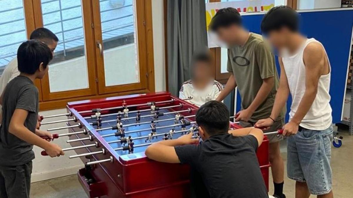 Els joves participant en una de les activitats d'Estiu Obert