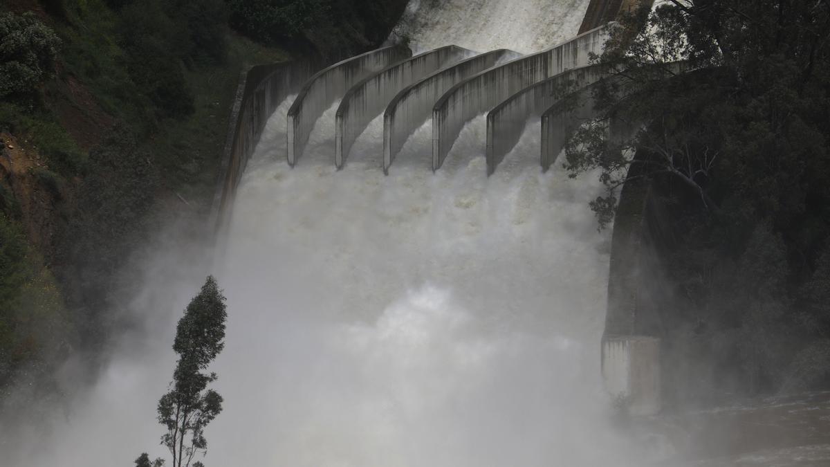 La lluvia de Semana Santa llena los embalses