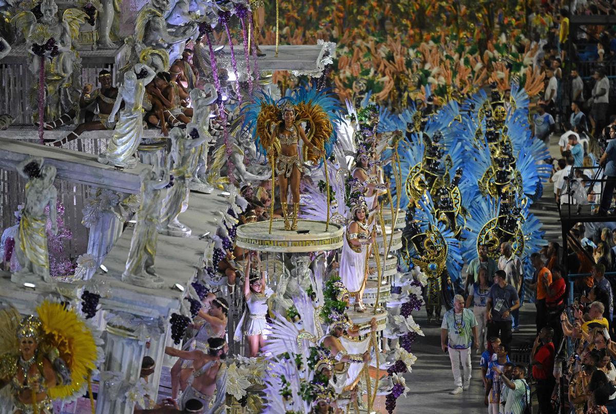 El Carnaval de Brasil festeja el fin de la era Bolsonaro