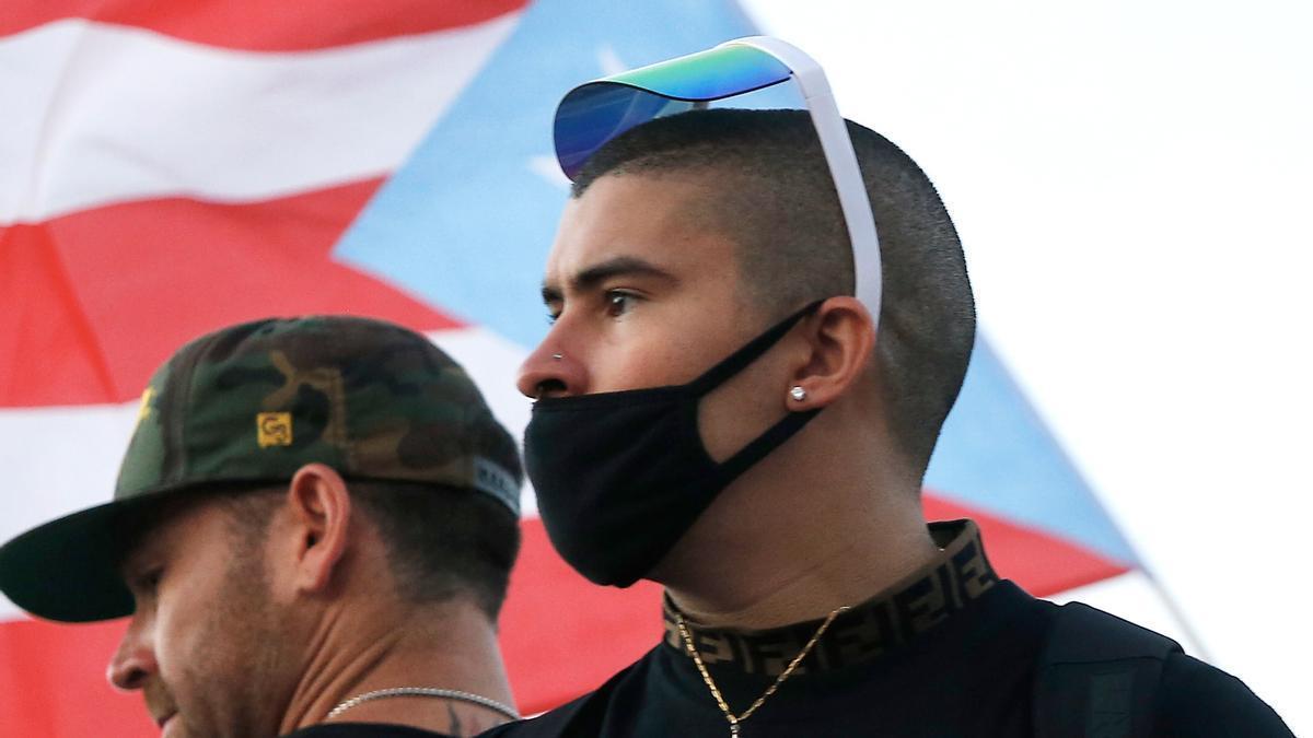 Bad Bunny abandonó la gira para sumarse a las protestas en Puerto Rico