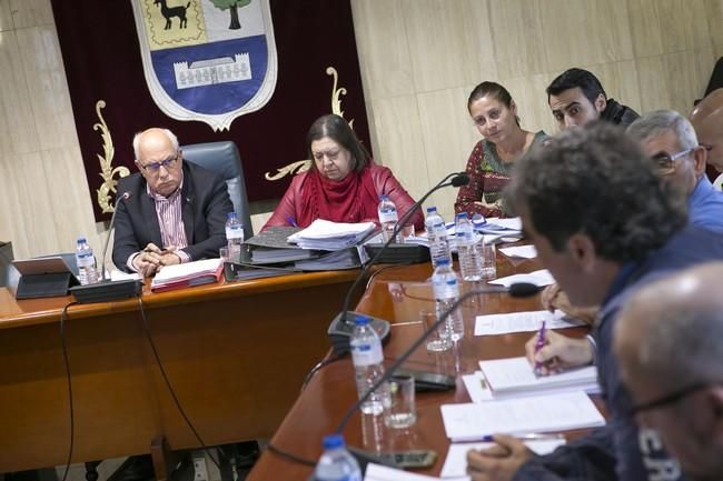 Pleno en el Ayuntamiento de La Oliva (25/02/2016)