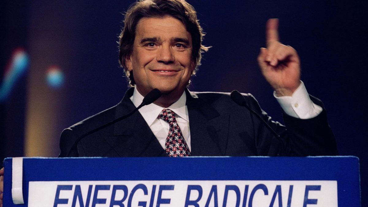 El empresario francés y candidato a las elecciones europeas Bernard Tapie pronuncia su discurso en un mitin de campaña, el 9 de junio de 1994.