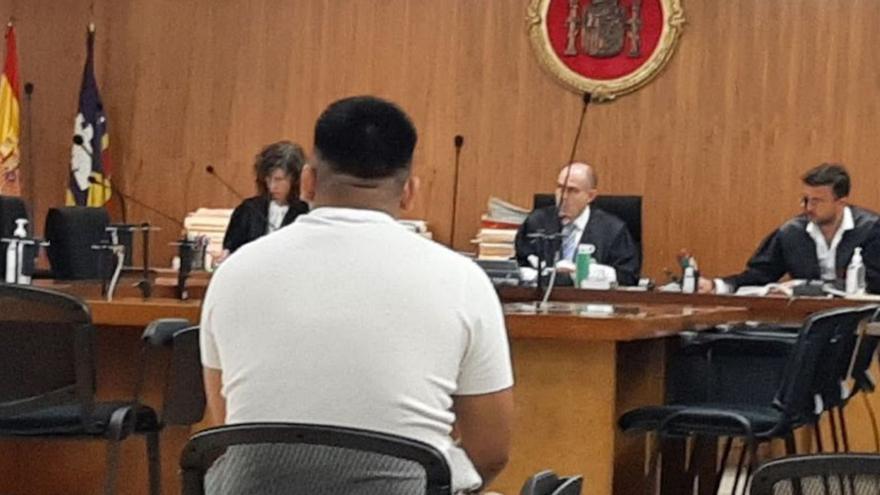 El acusado, durante el juicio en la Audiencia de Palma. | L.MARINA